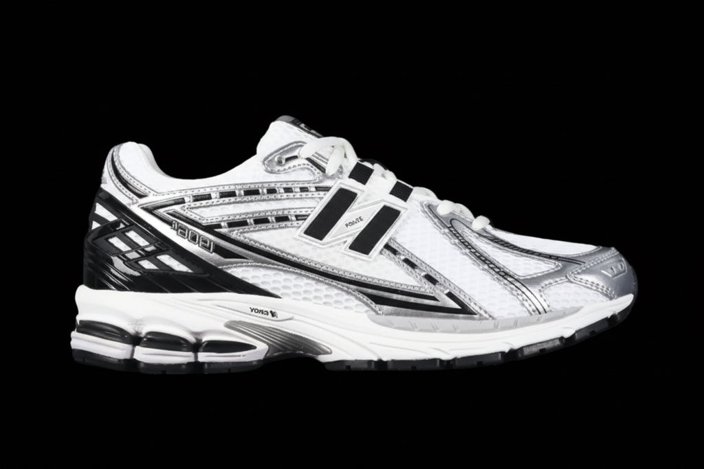New Balance 1906R Silver / Black (Metallic Silver)