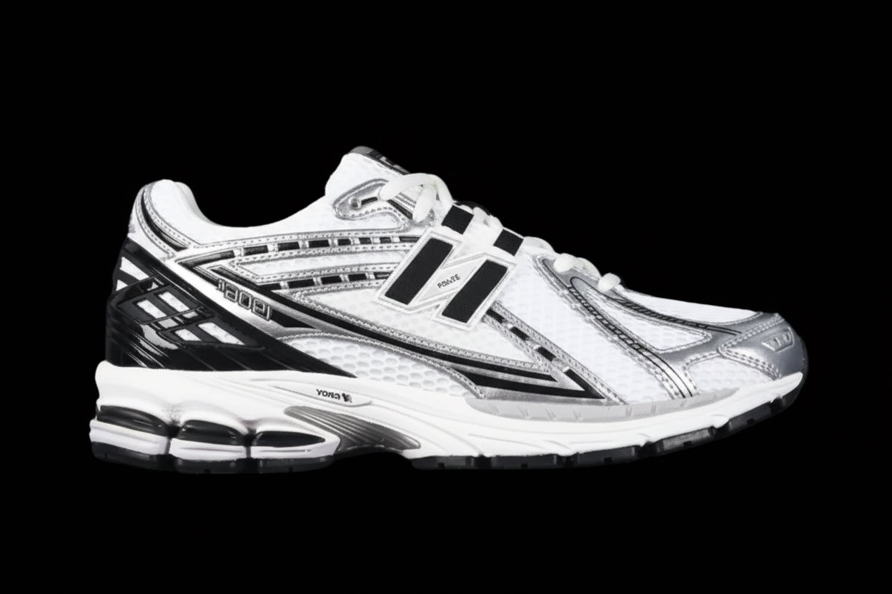 New Balance 1906R Silver / Black (Metallic Silver)