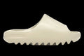 Yeezy Slide “Bone”.